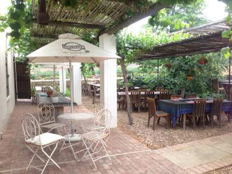Joubert Tradauw Wine Farm & Deli Alfresco — photo 2