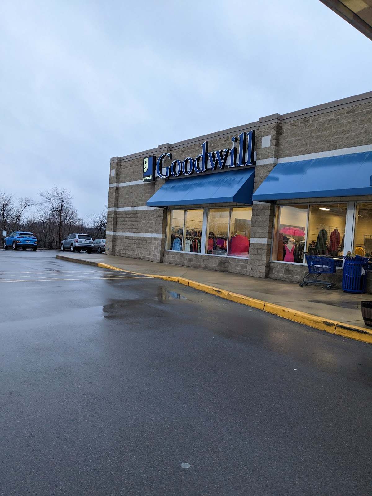 Goodwill Store & Donation Center — photo 1