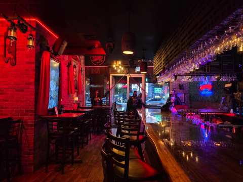 Dracula's Legacy Wine Bar & Bistro Tampa — photo 3