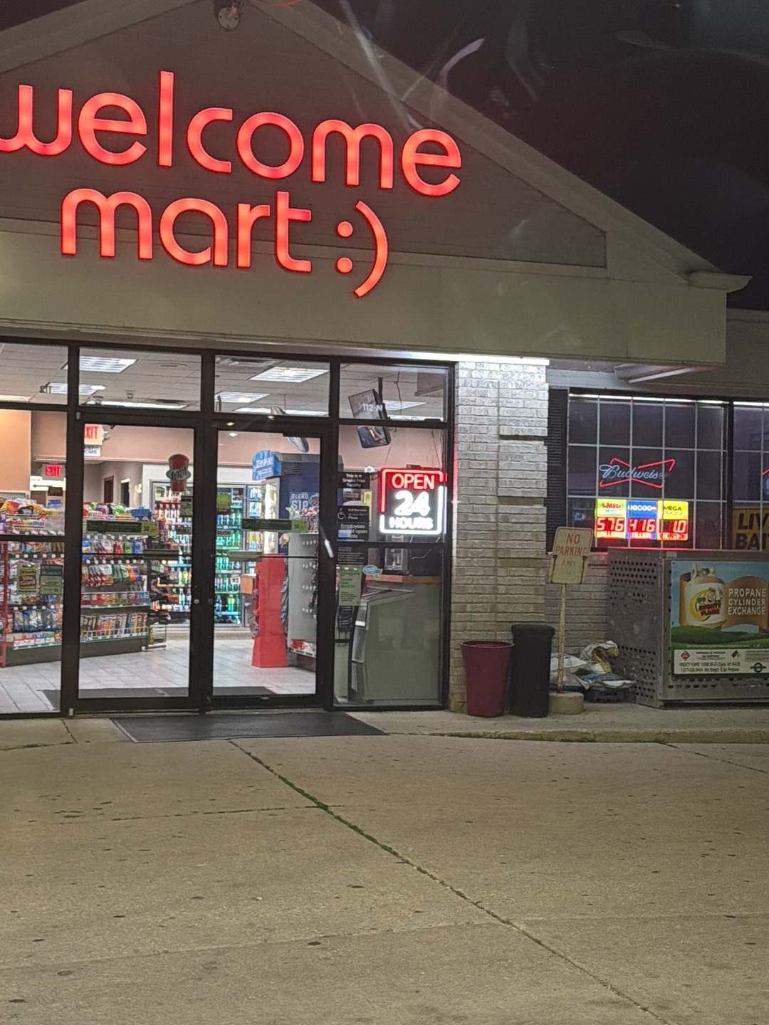 bp (N Port Washington Rd) — photo 2