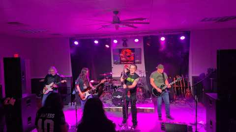 Shotzy's Country Rock Bar — photo 2
