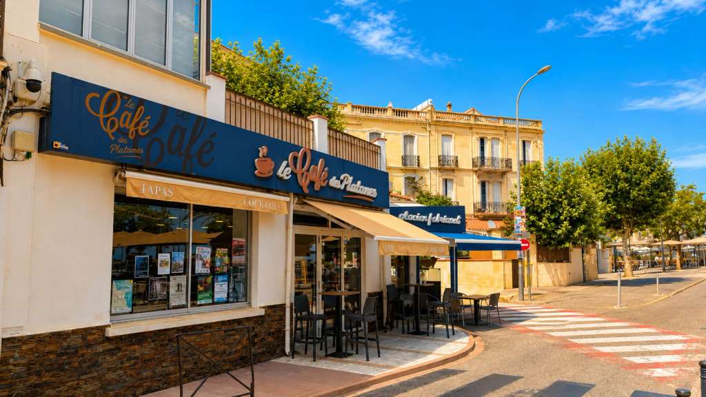 Le Café Des Platanes