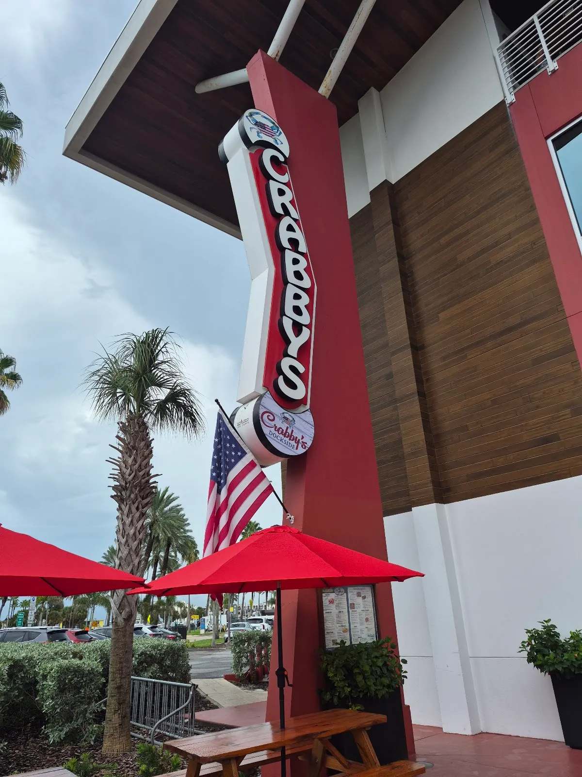 Crabby's Dockside Clearwater — photo 1