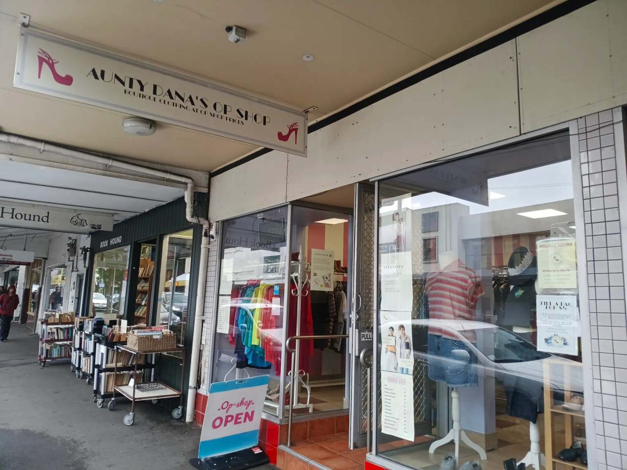 Aunty Dana's Op Shop — photo 1