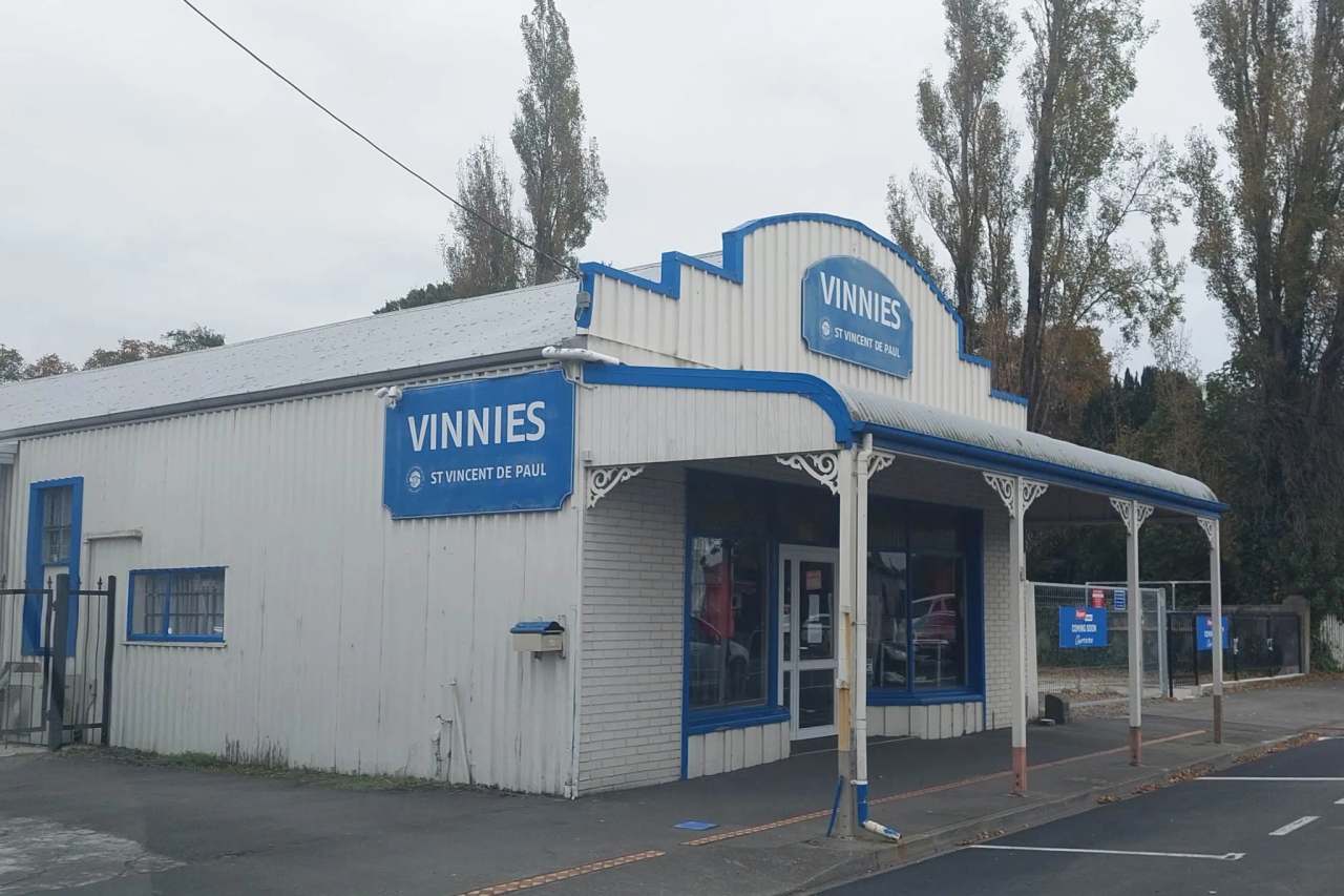 Vinnies Carterton — photo 1