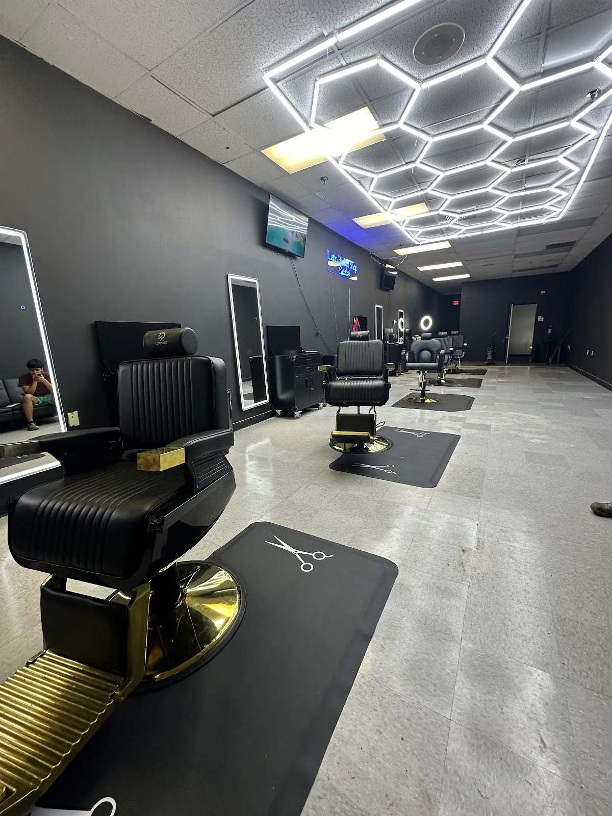 Mendoza Latin barber’s shop — photo 1