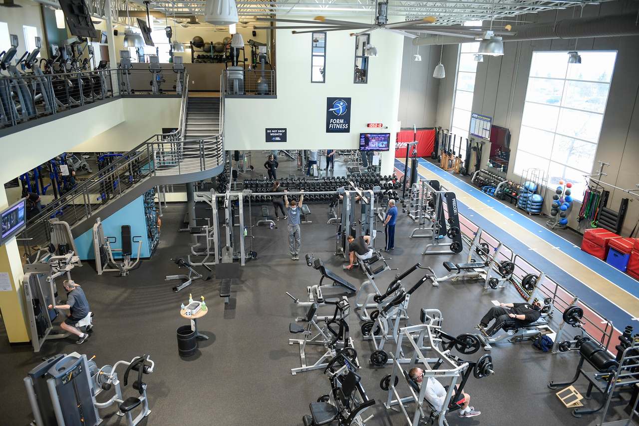 Form & Fitness Health Club — photo 2