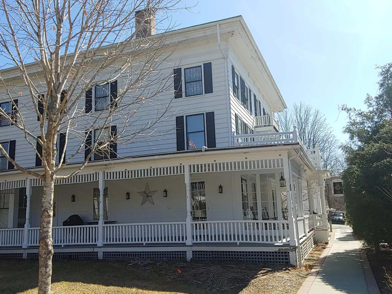 Falls Village Inn — photo 1