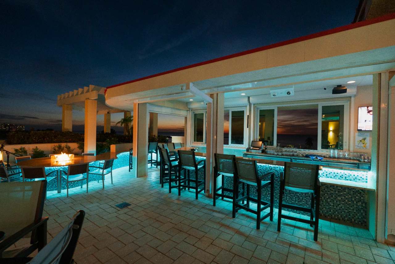 Evy's Terrace Bar & Bistro — photo 1
