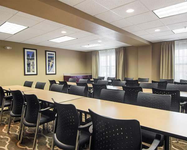Comfort Inn & Suites Grafton-Cedarburg — photo 6