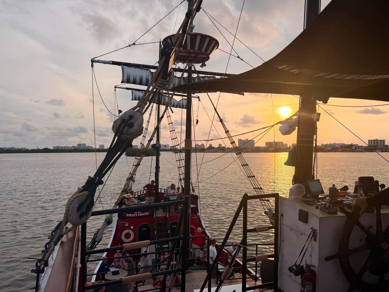 Captain Memo’s Pirate Cruise — photo 3