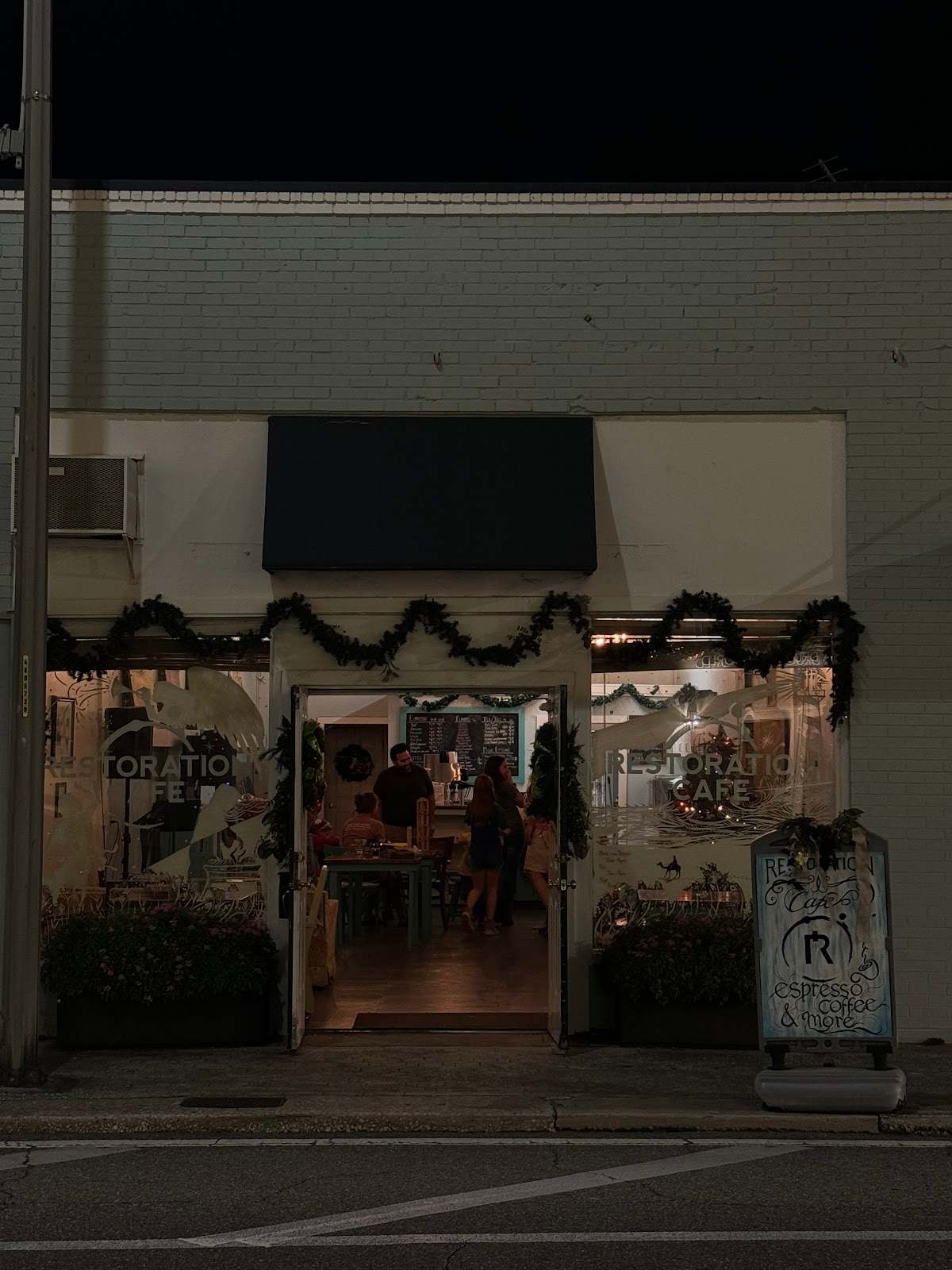 Restoration Cafe — photo 1