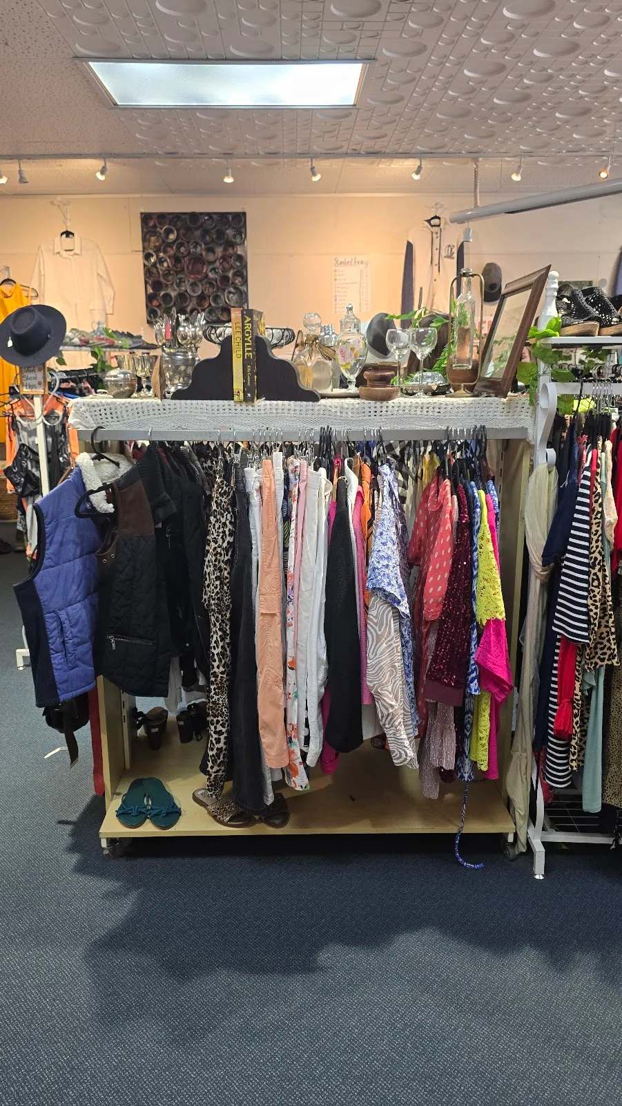 HUHA Charity Shop — photo 5