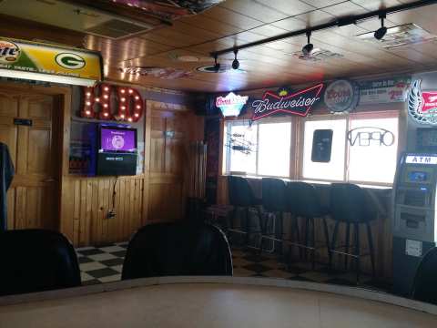 Curve In Bar — photo 3