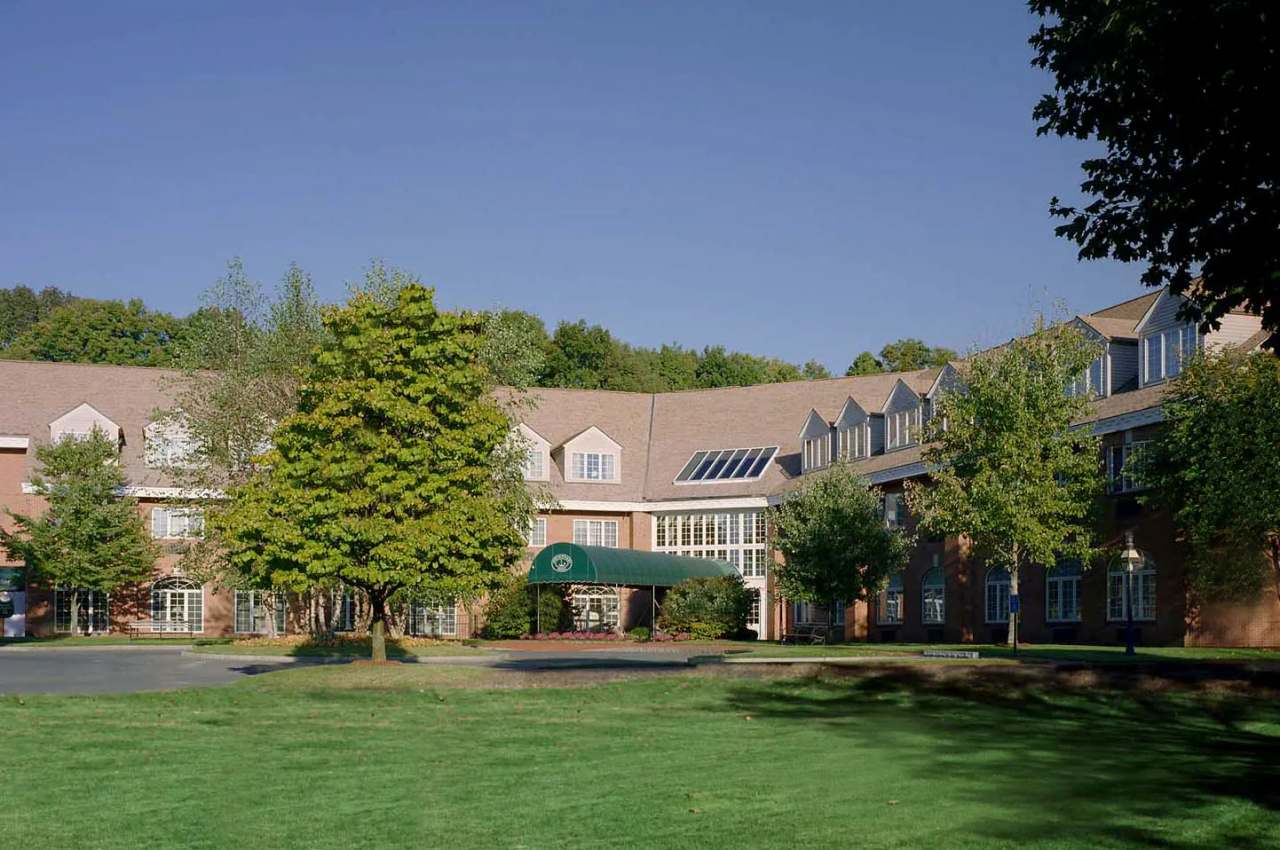 Avon Old Farms Hotel — photo 1
