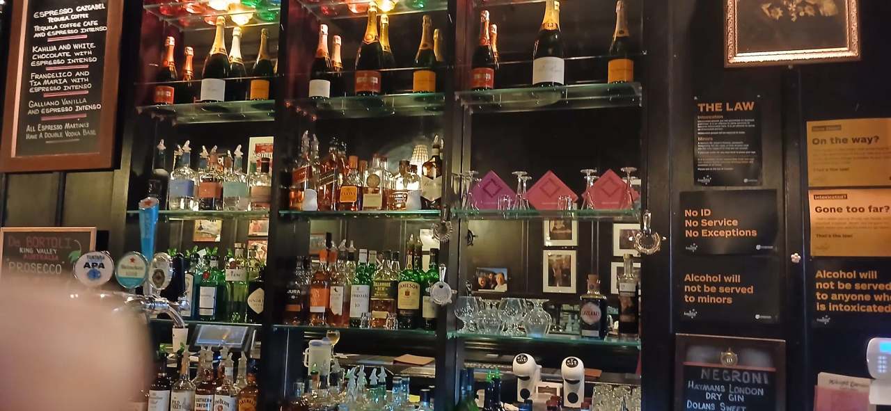 Scotty and Mal's Cocktail and Lounge Bar — photo 1