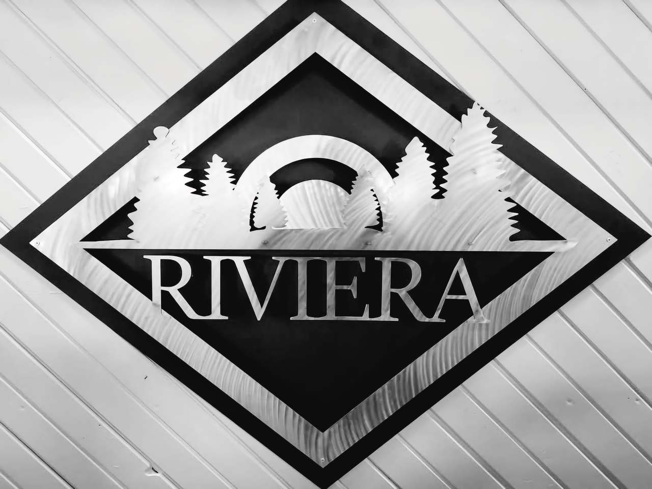 Riviera Bar & Grill — photo 3