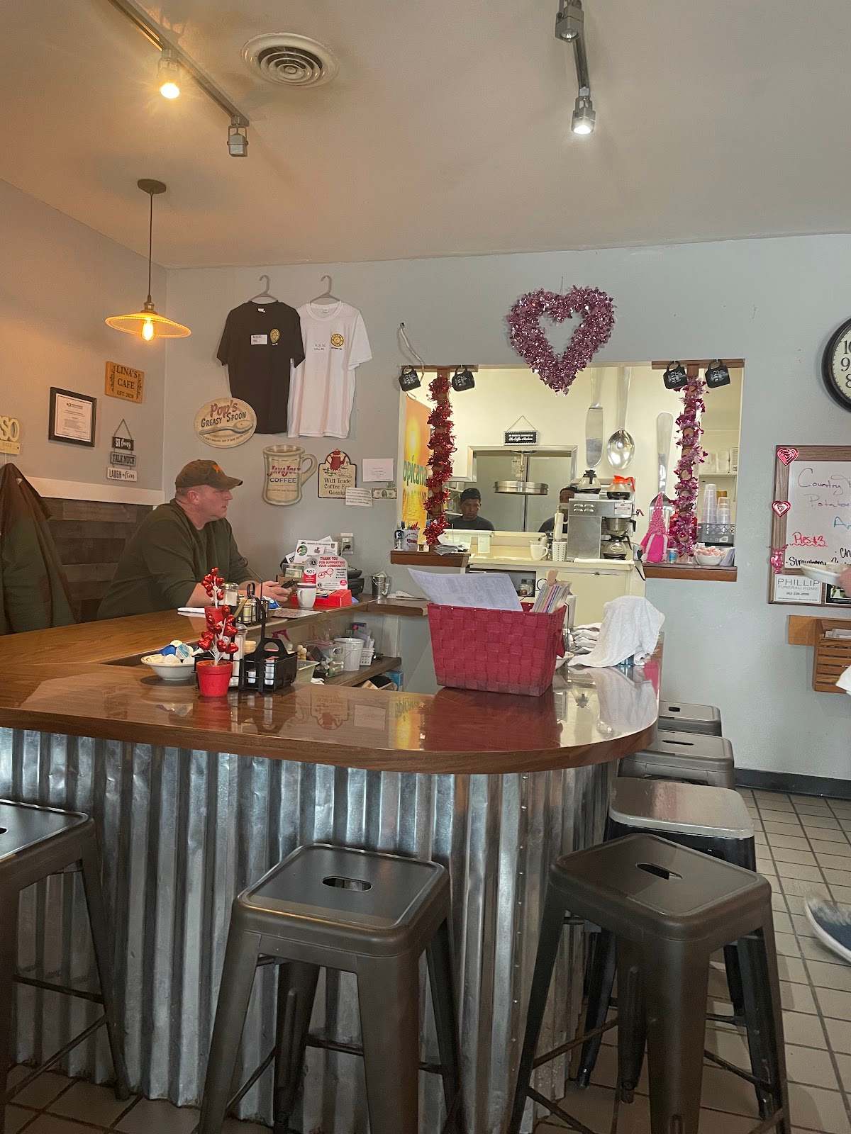 Lina’s Cafe’ — photo 3