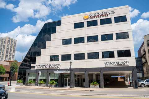 Phoenix Logistics (E Kilbourn Ave) — photo 3