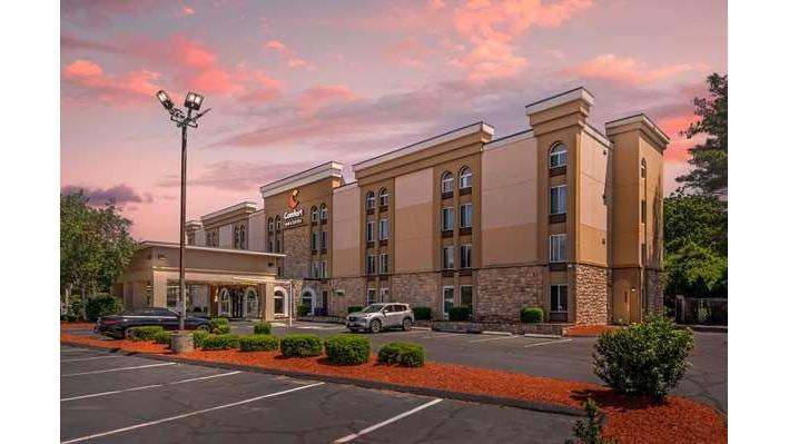 Comfort Inn & Suites East Hartford - Hartford — photo 1