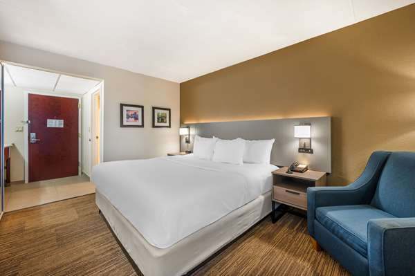 Comfort Inn & Suites East Hartford - Hartford — photo 2