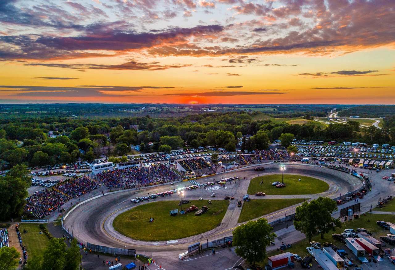Slinger Speedway — photo 1