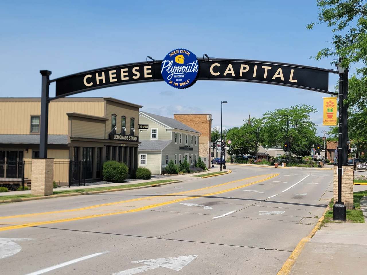 Cheese Capital of the World Arch — photo 1