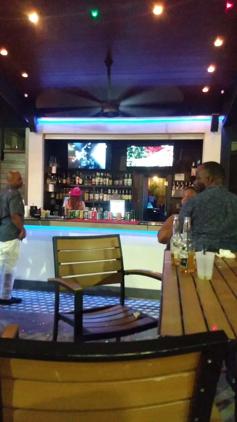 Luna Lounge — photo 1