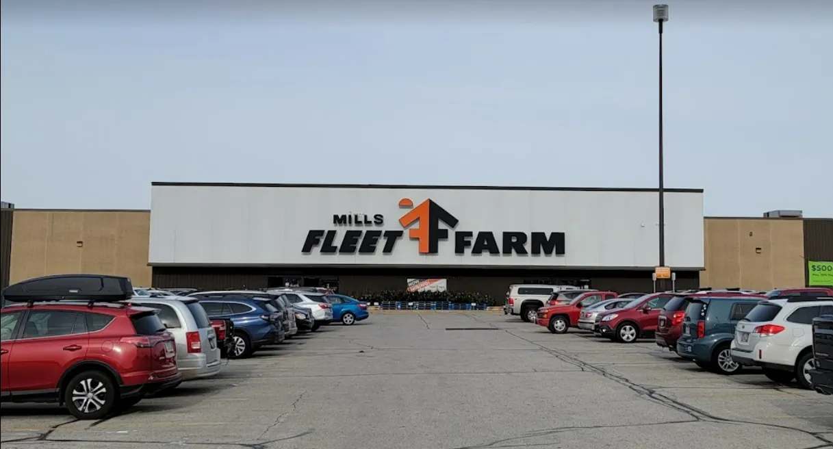 Fleet Farm — photo 1