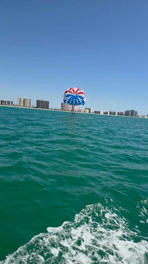 Chute Em Up Parasail Clearwater — photo 3
