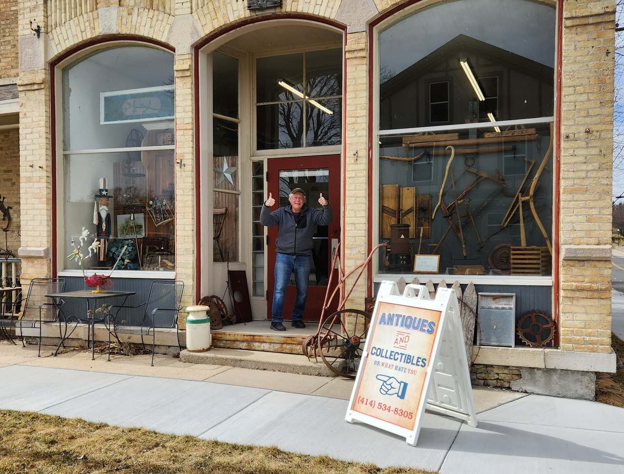 Olde World General Store Antiques / Collectibles — photo 1