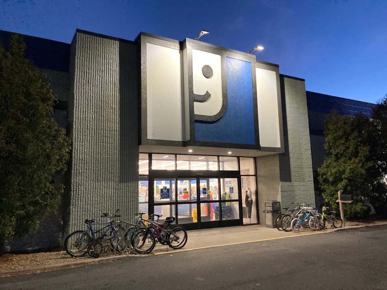 Grand Chute Goodwill Retail Store & Training Center — photo 1
