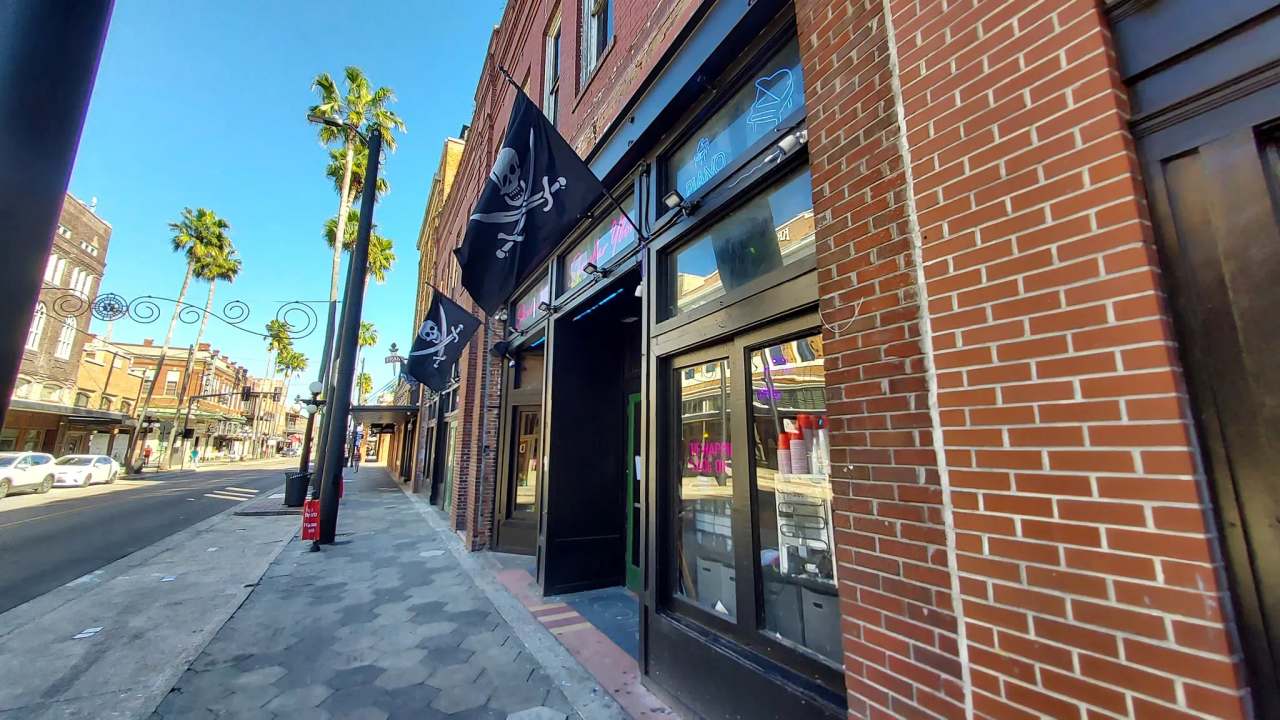 Showbar Ybor — photo 1