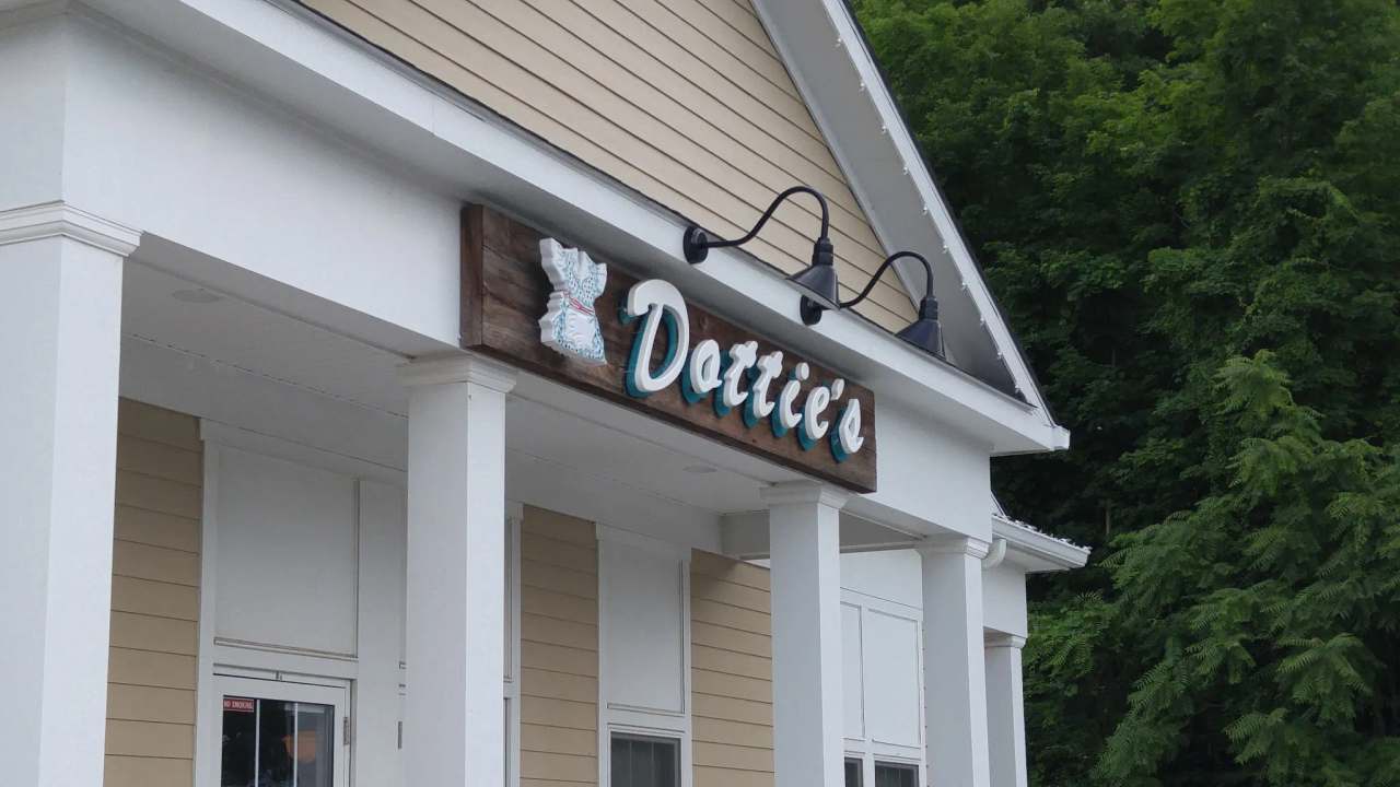 Dottie's — photo 1