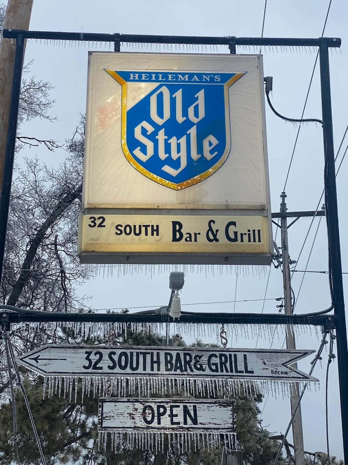 32 South Bar & Grill — photo 2
