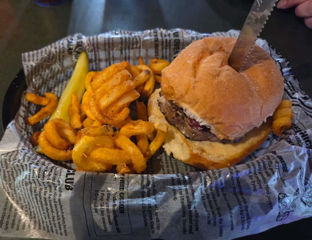 32 South Bar & Grill