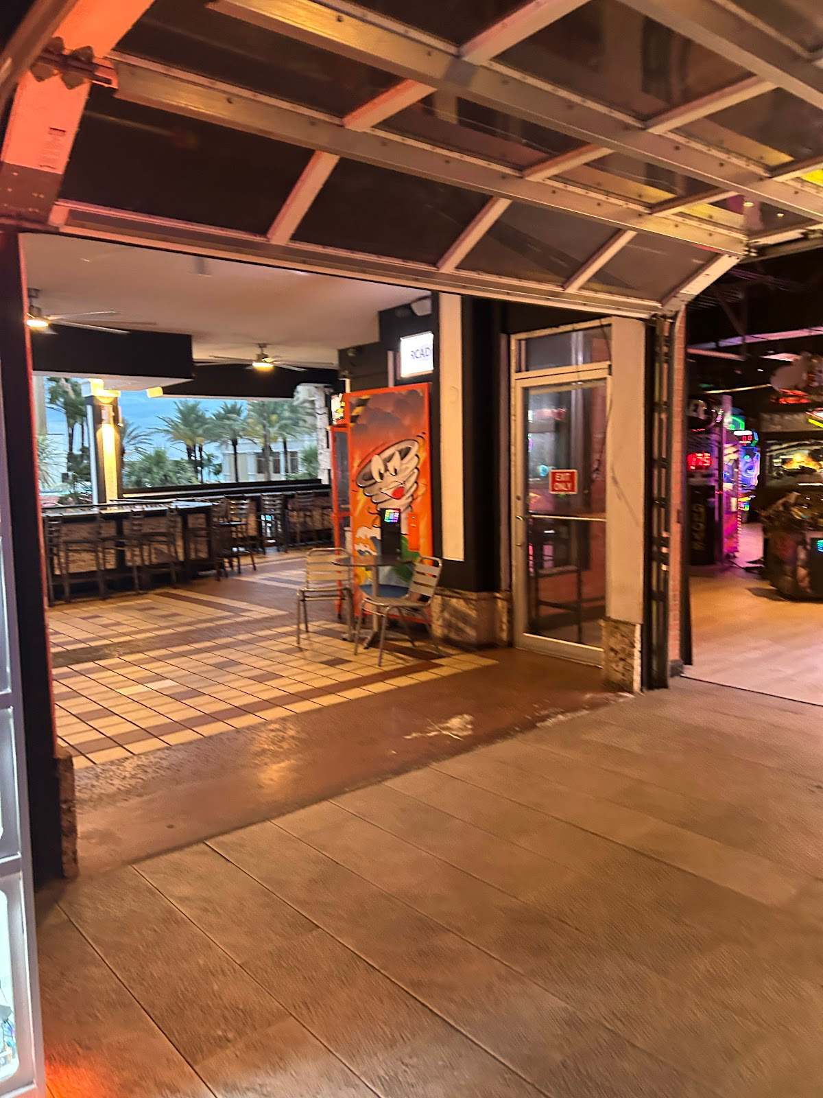 Hurricane Eddie's Clearwater Beach — photo 1