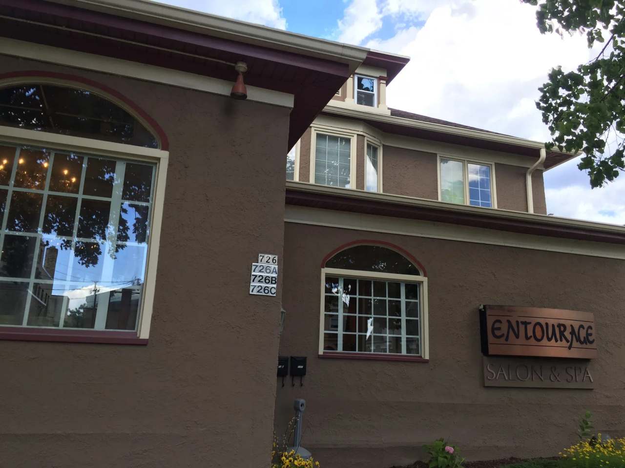 Entourage Salon & Spa — photo 1