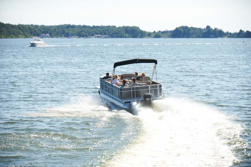 Land O Lakes Boat Rentals — photo 1